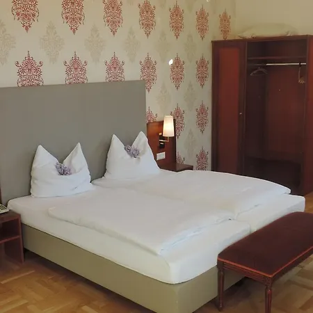 Kaiser Franz Josef Hotel Millstatt